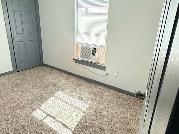 5th image of 127 Browning Dr