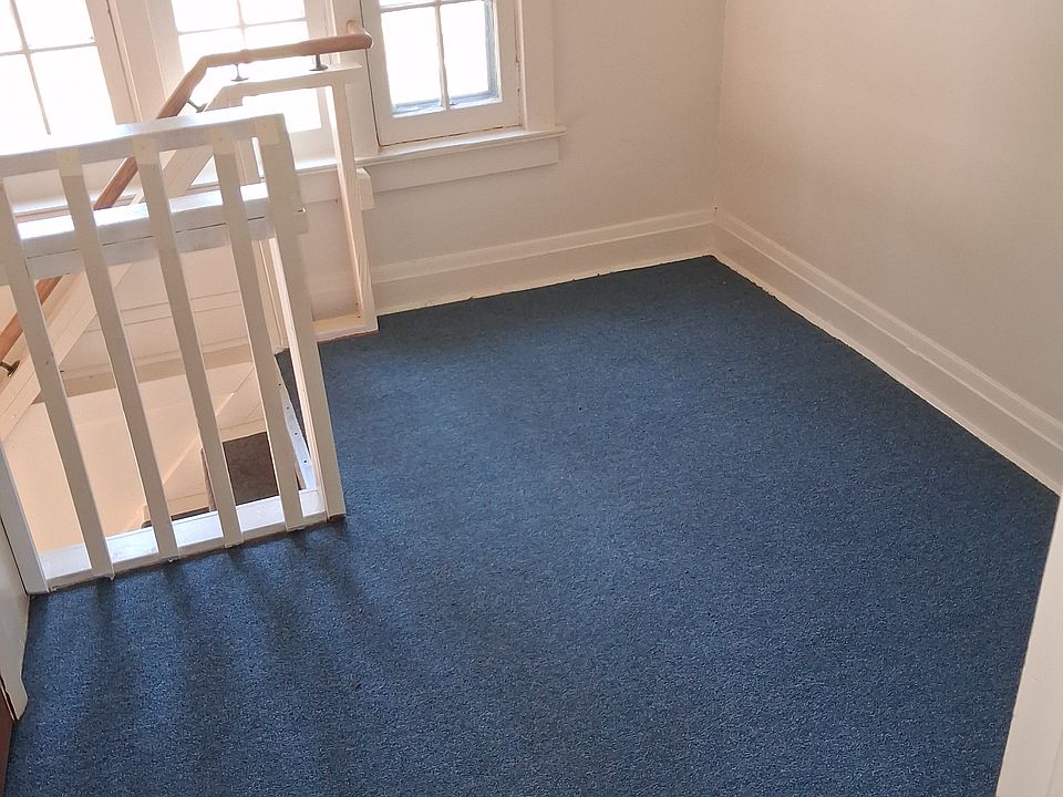 This is the private front entry on second floor into the apartment.