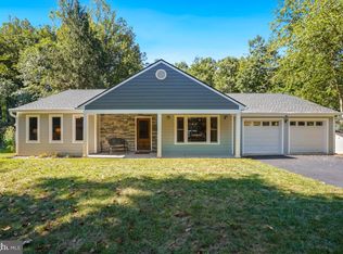 10411 Adel Rd, Oakton, VA 22124