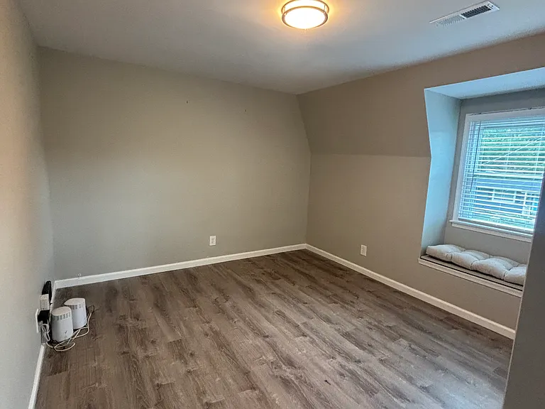 2714 Parkview Dr #A — Photo 7