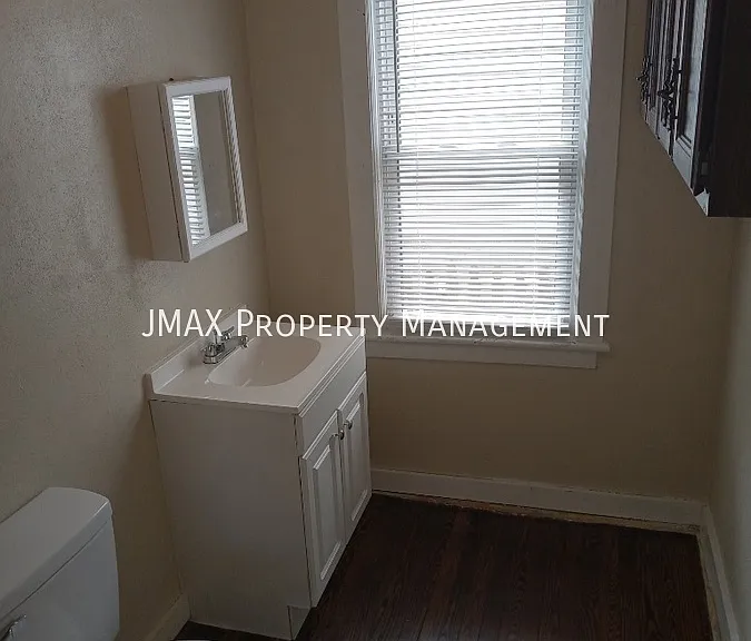 502 Rutherford Ave NW — Photo 9
