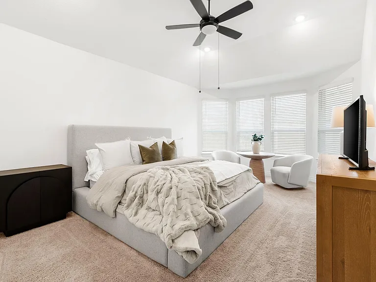 1301 White Daisy Ln — Photo 17