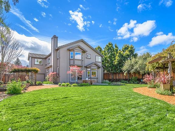 2nd image of 220 Black Oak Drive