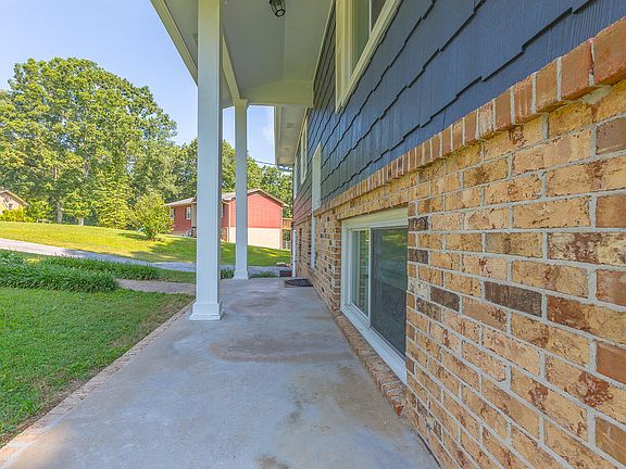 3rd image of 1519 N Winer Dr