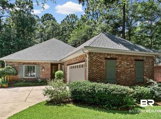 312 Poplar Pl, Fairhope, AL 36532