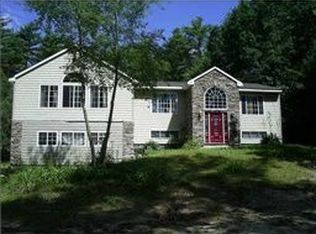 210 Lakehurst Dr, Coventry, RI 02816