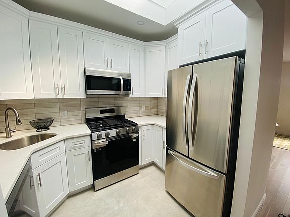 5th image of 555 Evergreen Ave Floor 2