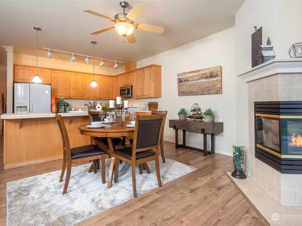 23009 Lakeview Drive #B103, Mountlake Terrace, WA 98043