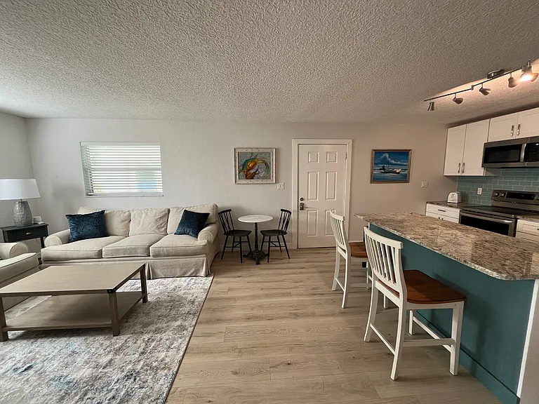 299 E Central Blvd #3 — Photo 7