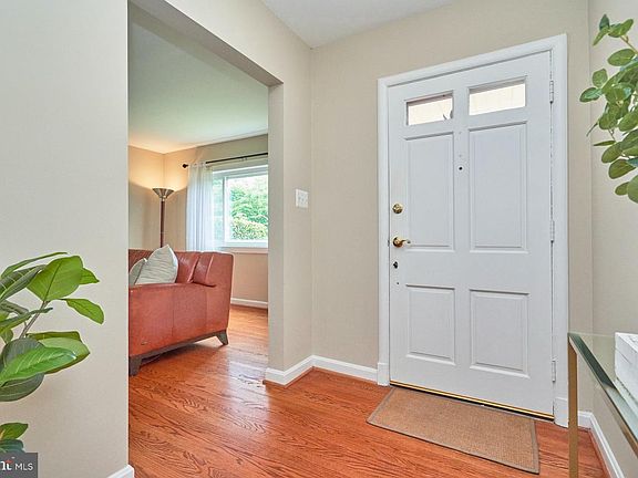 4th image of 6315 Villa Ln