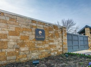 141 Summersby Ln, Fort Worth, TX 76114