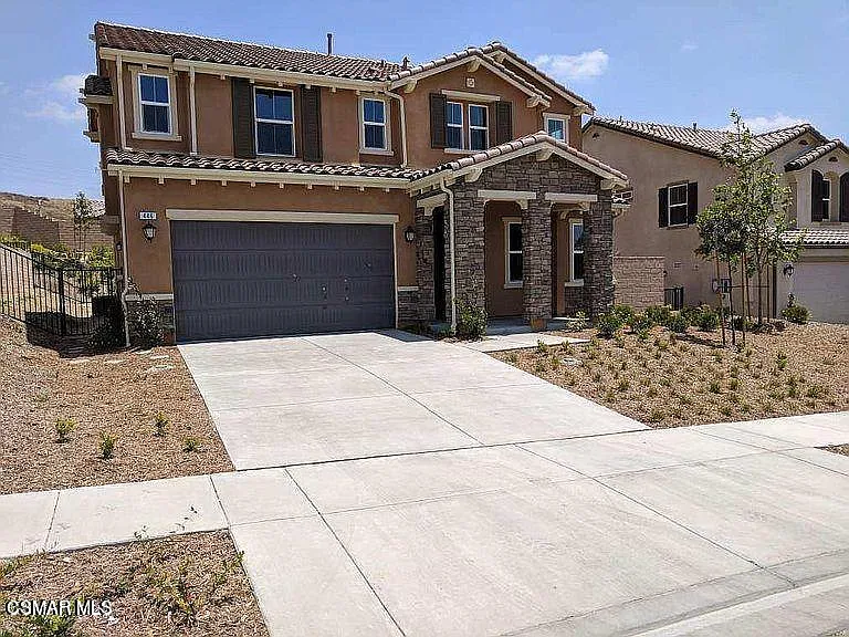 446 Almond Ln