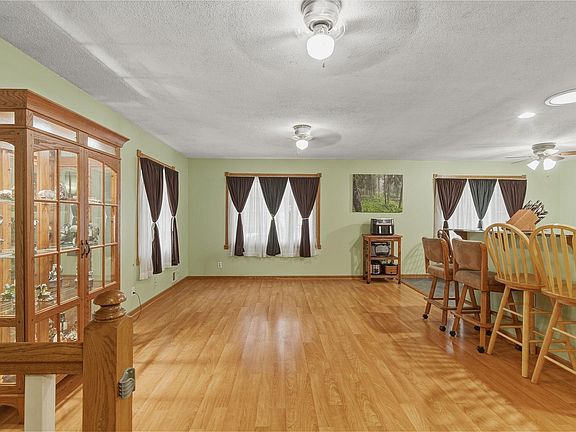 5th image of 3413 Bailey Ln