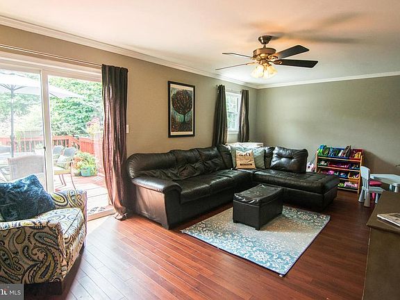 5th image of 37 Black Oak Ct