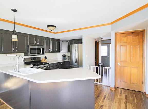 5th image of 872 Brandt Dr