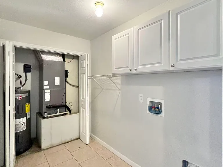 4395 Sherwood Forest Dr — Photo 9