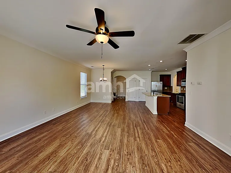 5015 Rialto Way — Photo 6