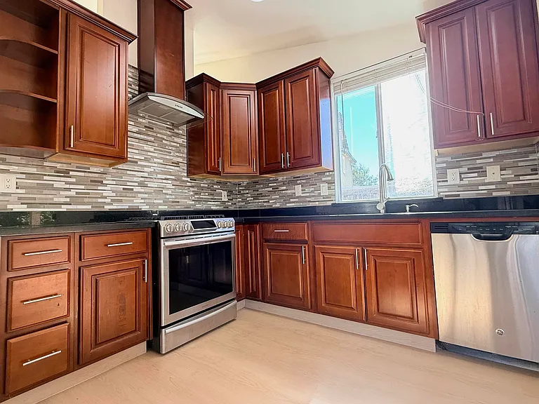 1746 Highland Cir — Photo 3