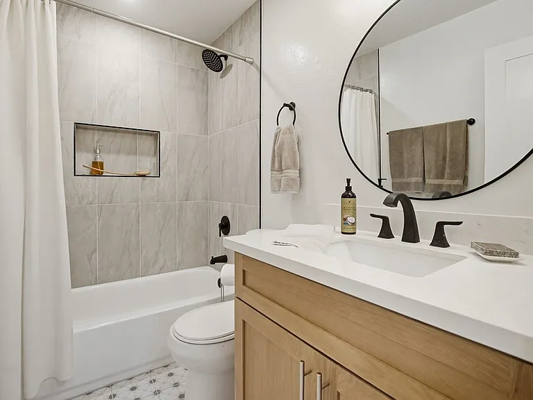 3950 Cleveland Ave #211 — Photo 20