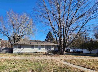 1328 SW Western Ave, Topeka, KS 66604