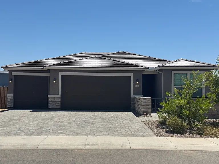2521 S 180th Dr — Photo 1