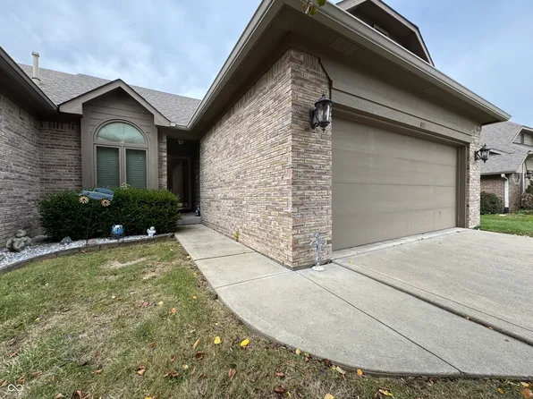 673 Brook Dr, Greenwood, IN 46143