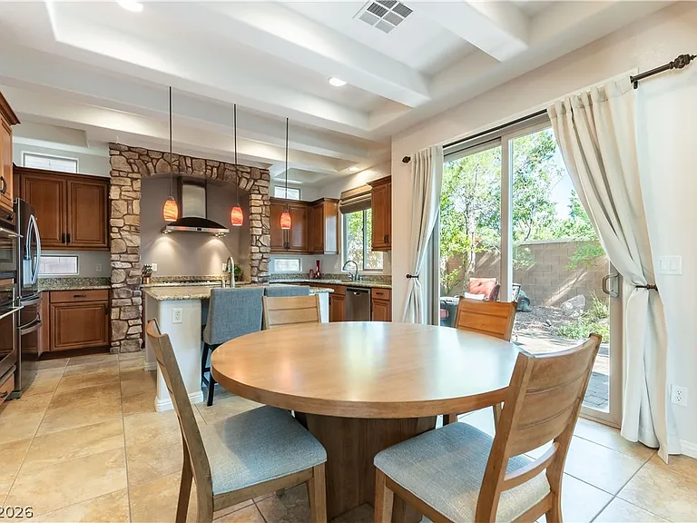 1041 Baronet Dr — Photo 11