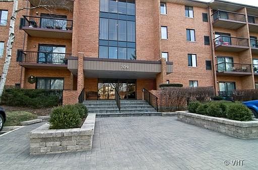 1st image of 709 W 79th St #310