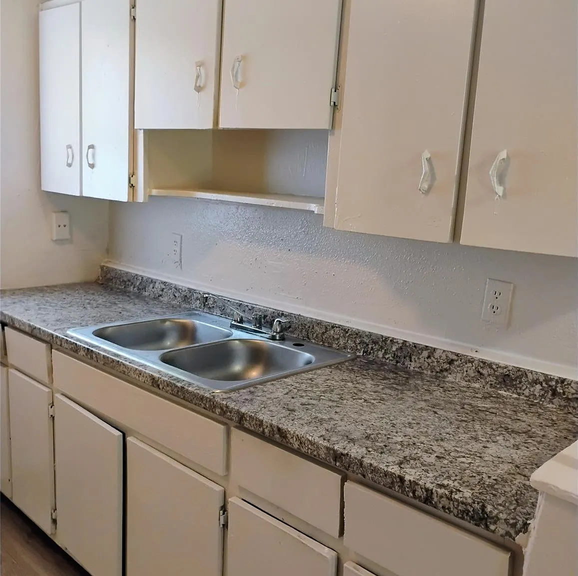 2 bed, 1.0 bath, 711 sqft, $700 — Photo 3