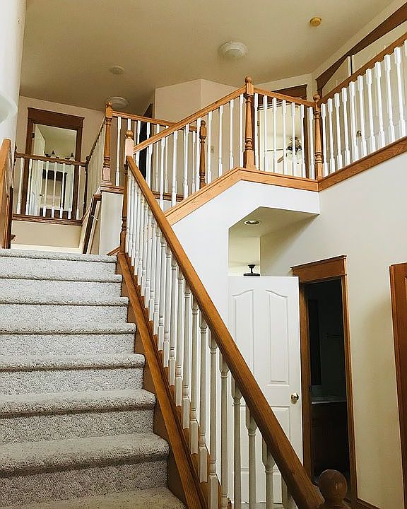 Jack/Jill stair to open loft