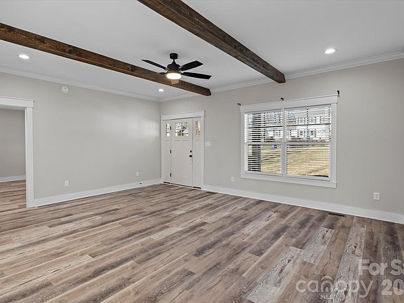 5th image of 428 Florence Cir