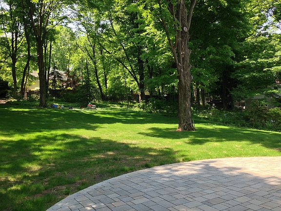 LEVEL PRIVATE YARD