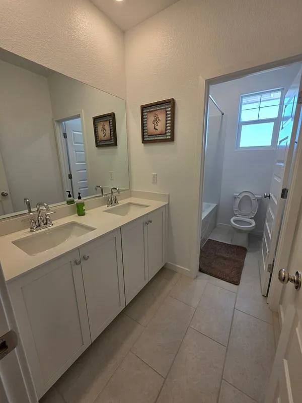 7 bed, 5.0 bath, 3000 sqft, $850 — Photo 3
