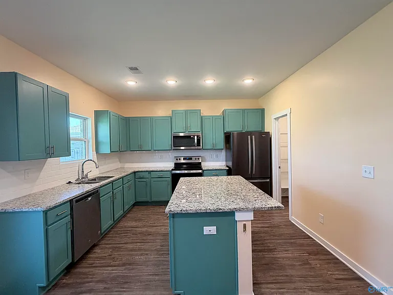 4200 Textile Ln SW — Photo 7