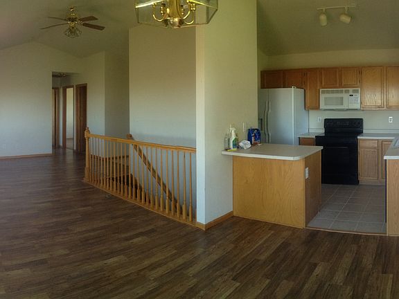 open floor plan with lots of