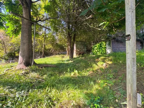 215 Hamilton St, Fairmont, WV 26554