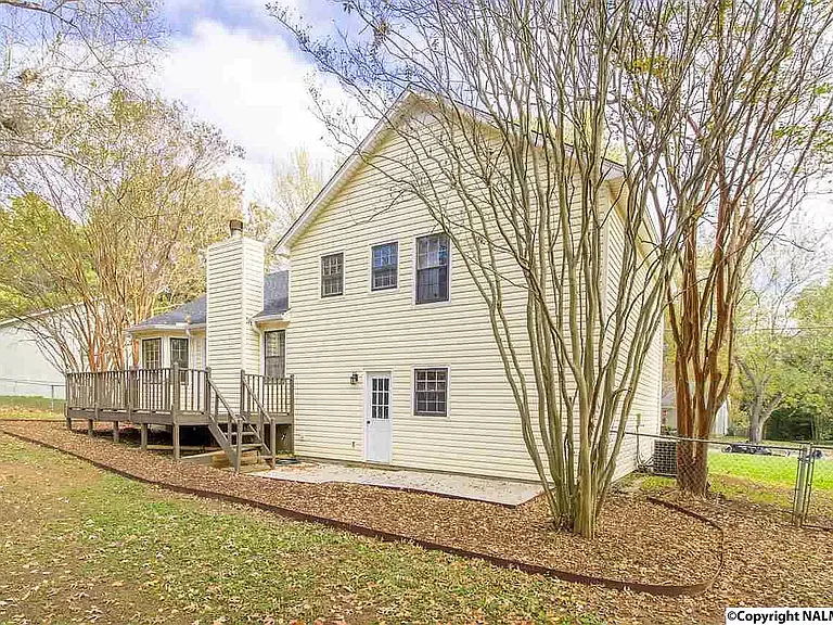 117 Betty Garrett Dr — Photo 25