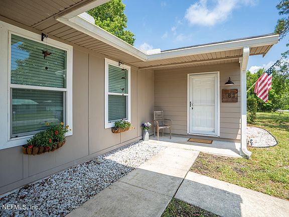 3rd image of 183 ESTANCIA Street