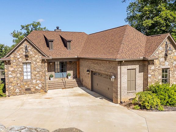 4th image of 202 Riverbend Ln