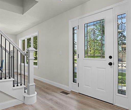 2nd image of 4018 Southbridge Dr