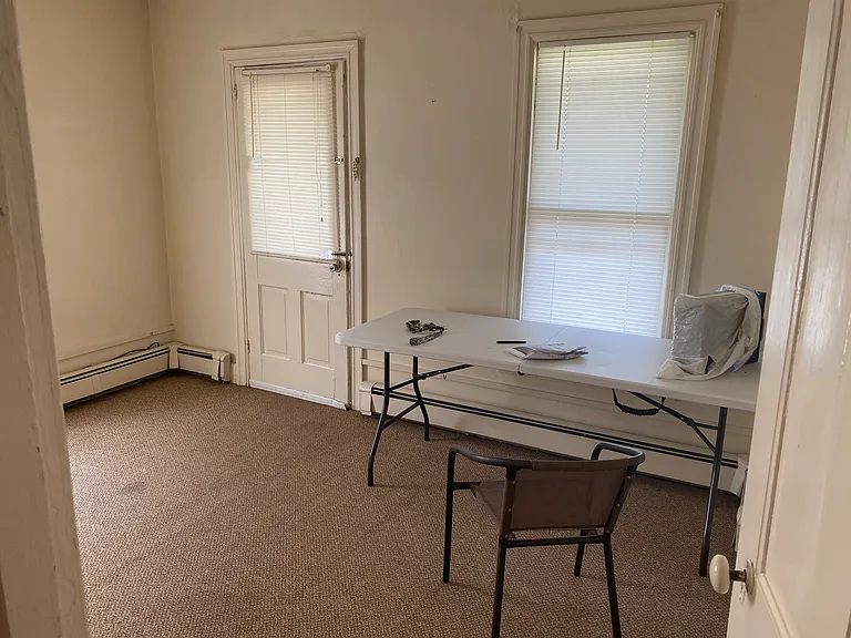 223 E Middle St — Photo 5