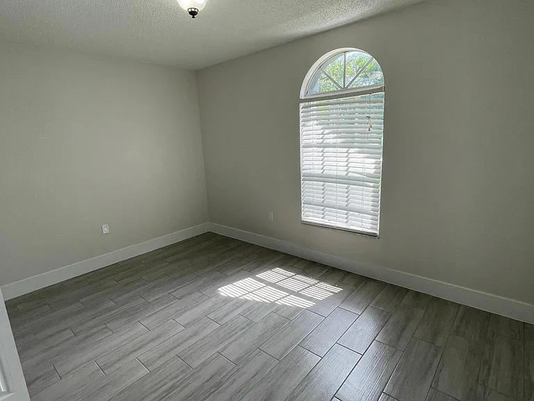 2941 Omaha Dr — Photo 10