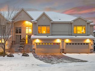 559 Willoughby Way E, Minnetonka, MN 55305