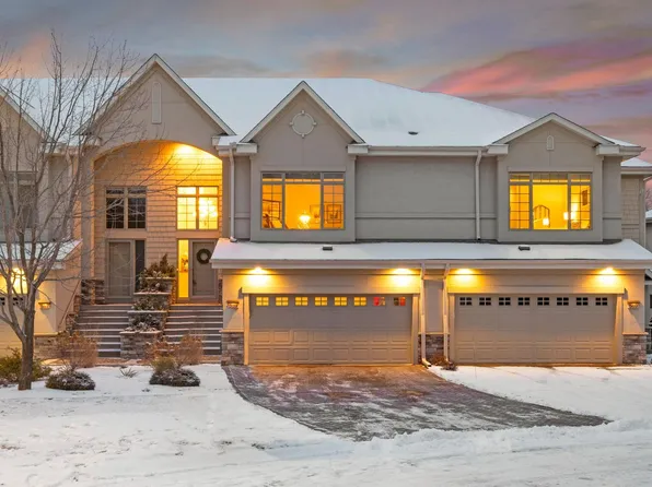 559 Willoughby Way E, Minnetonka, MN 55305