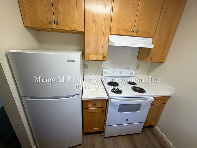 Huckleberry Hill Apartments — Photo 9