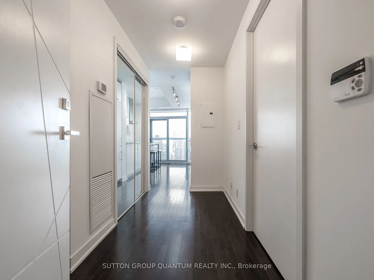 The Ice Condominiums - South Tower — Photo 2