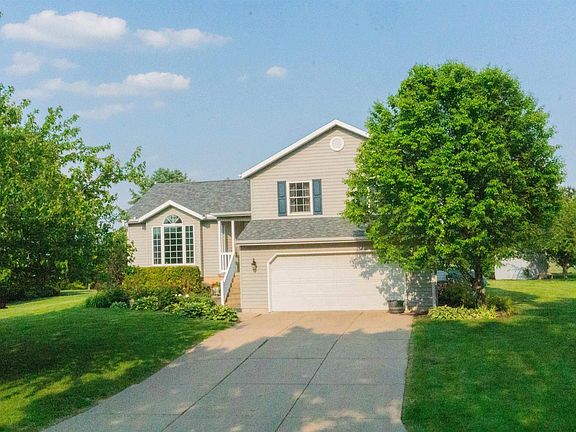 3rd image of 2675 Montague Dr