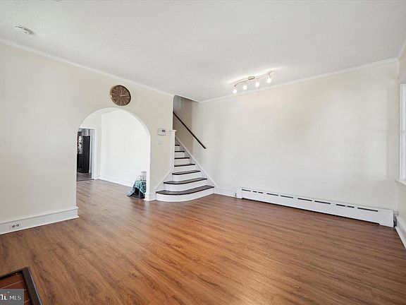 5th image of 199 Chapman Ave