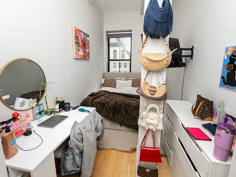 37 Temple Pl — Photo 12