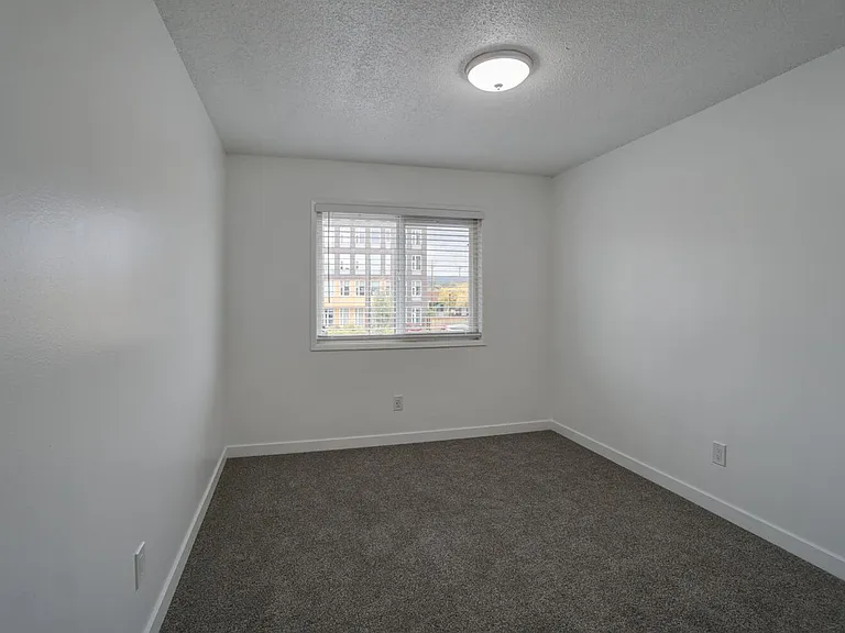 4875 SW Lombard Ave — Photo 49